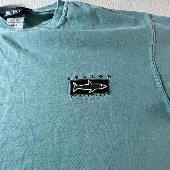 Breezin Up Avalon Tshirt men’s size medium - Picture 3 of 4